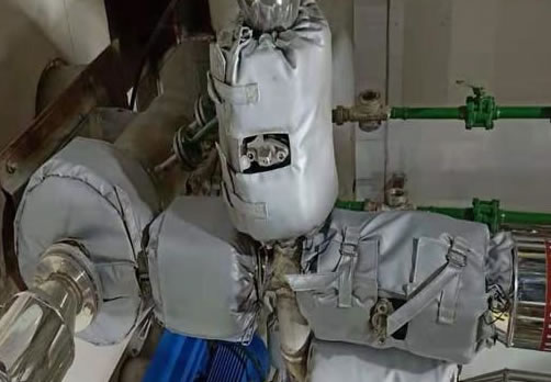 高溫管道<a href=http://m.by3069.cn/e/tags/?tagname=%E4%BF%9D%E6%B8%A9%E9%9A%94%E7%83%AD target=_blank class=infotextkey>保溫隔熱</a>衣